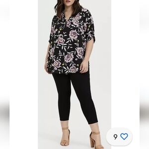 Torrid Black Floral Roll tab 3/4 Sleeves Tunic Blouse Size 3 (3X)
